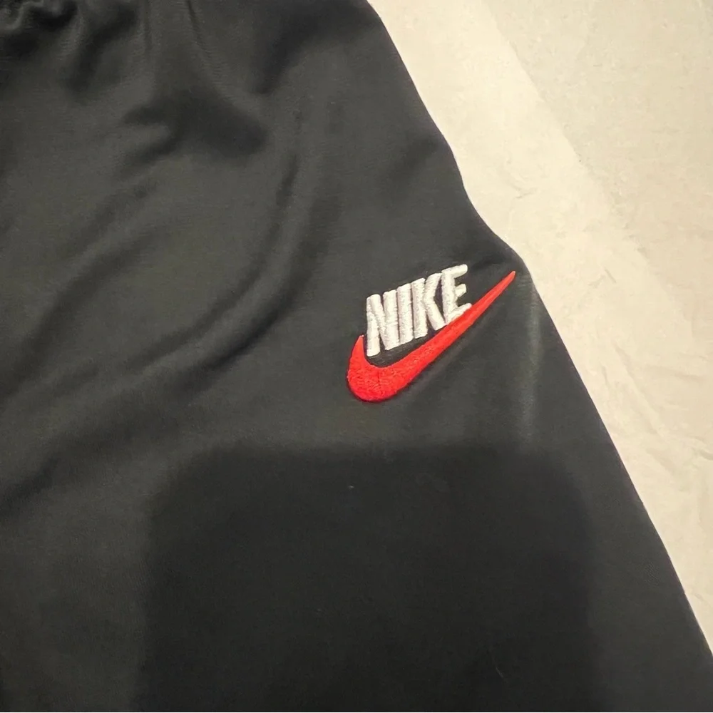 Nike Red and Black Draft Pick top and black jogger pants size 18 months
